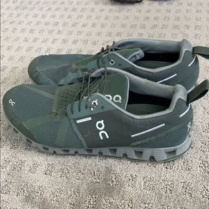 On Cloud Waterproof sz 9